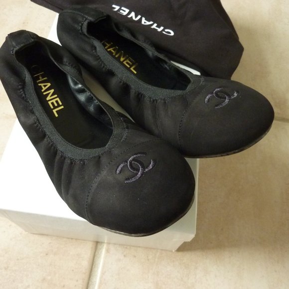CHANEL Ballerinas Flats with 'CC' Logo (Black) - 8 - Picture 10 of 12